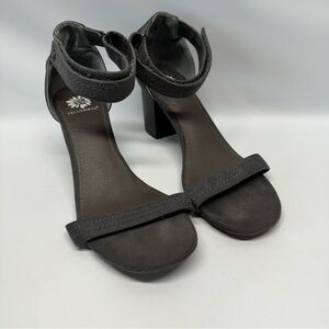 YELLOW BOX Heels Sandals Ankle Strap Stacked Block Heel Size 9.5 Dark Gray EUC